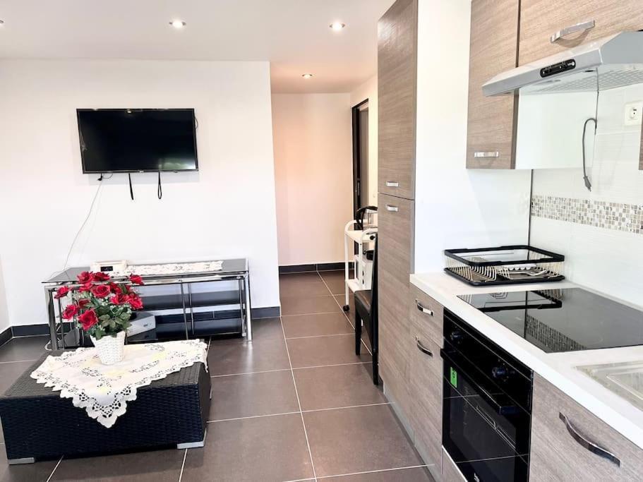 Appartement Elegant - 12Min Cdg ดัมมาแตงอองโกล ภายนอก รูปภาพ